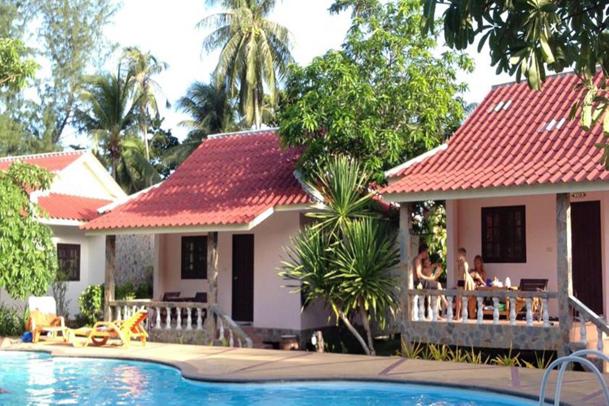 Phuwadee Resort Thong Nai Pan Noi Exterior photo